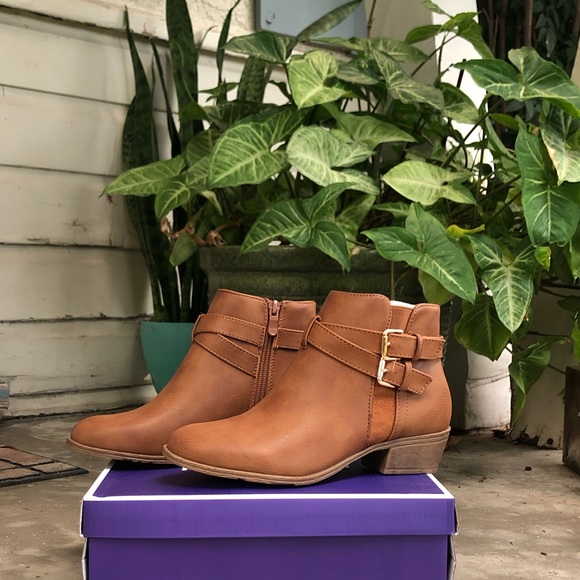 FINAL SALE! Brown Double Strap Booties - Picture 4 of 8